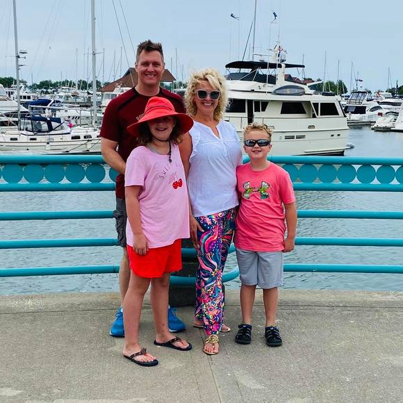 Meet your Posher, Heather - Picture 1 of 1